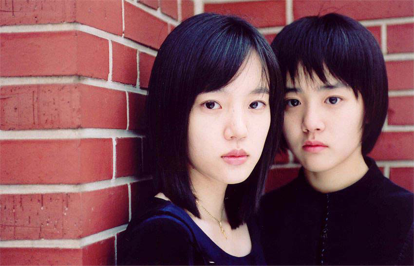 Sister tale. A Tale of two sisters” (Kim Jee-Woon, 2003).